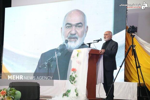 آینده کشور در دستان دانش‌آموزانی است که با قرآن و نماز مأنوس هستند